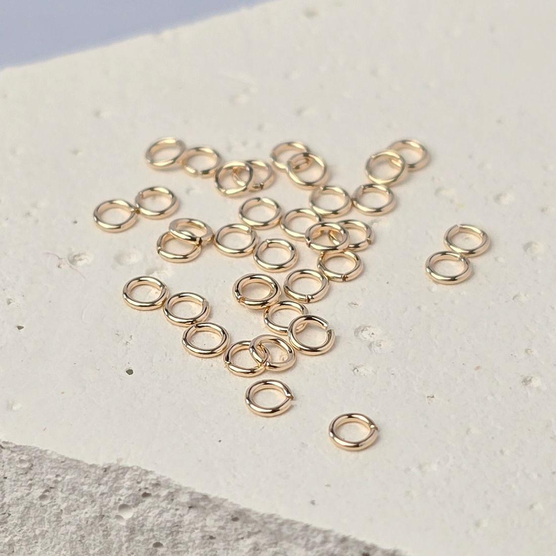 Jump Rings 101: What They Are & How to Choose the Right One for Permanent Jewellery