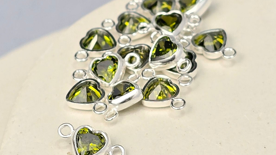 4mm Sterling Silver Peridot Heart Birthstone Charm