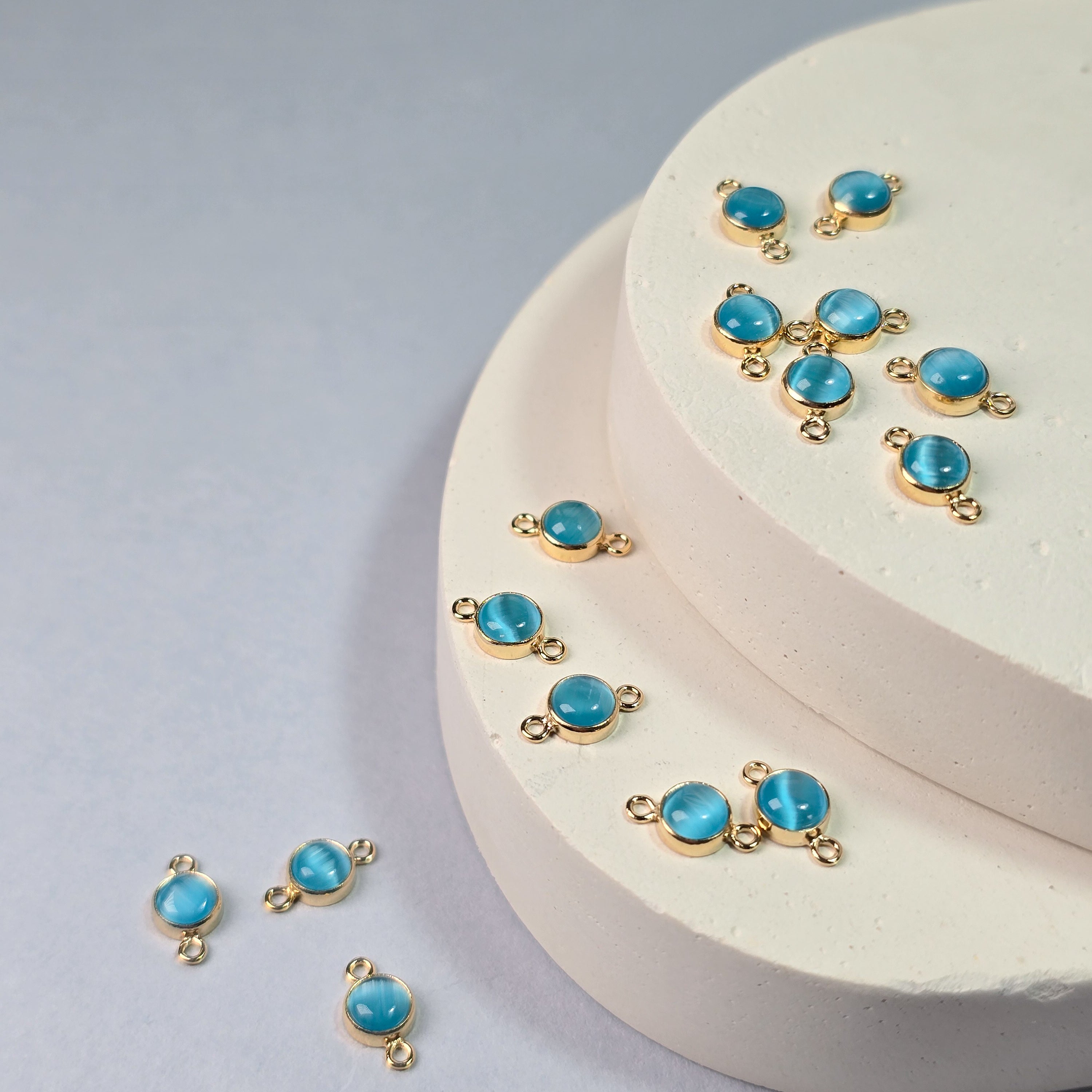 4Mm Blue Cat’s Eye Connector Charm