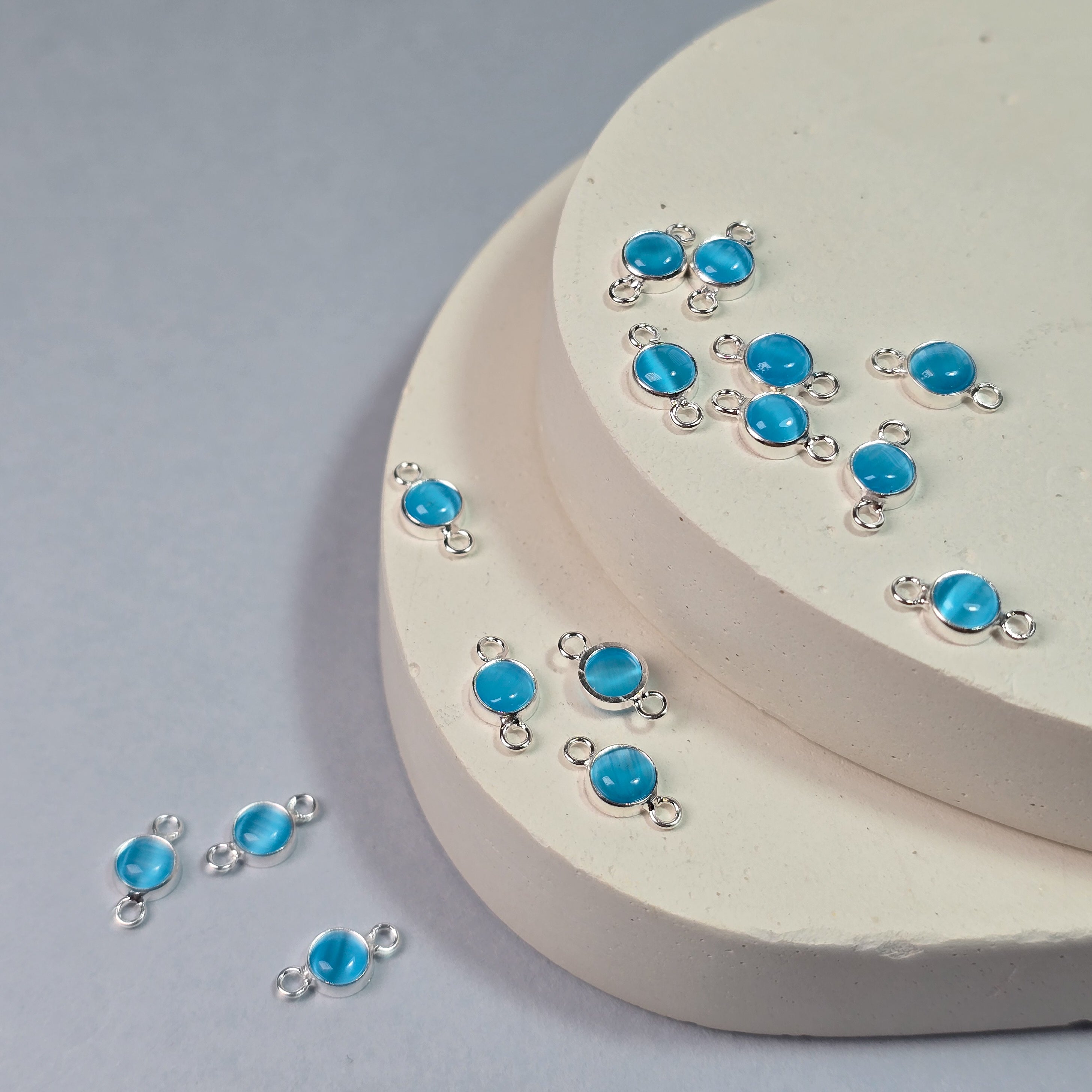 4Mm Blue Cat’s Eye Connector Charm
