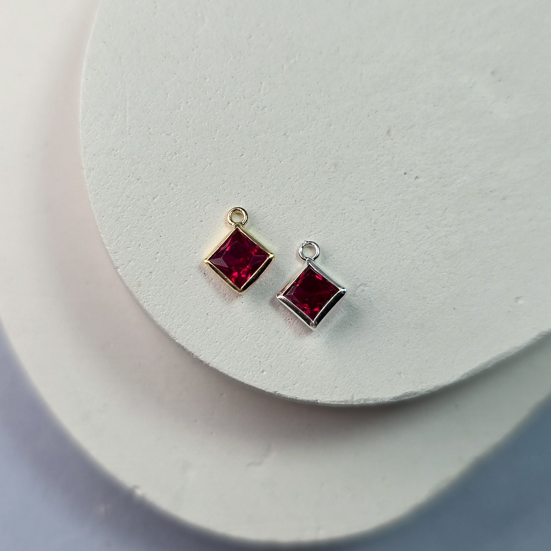 4Mm Crystal Diamond Pendant