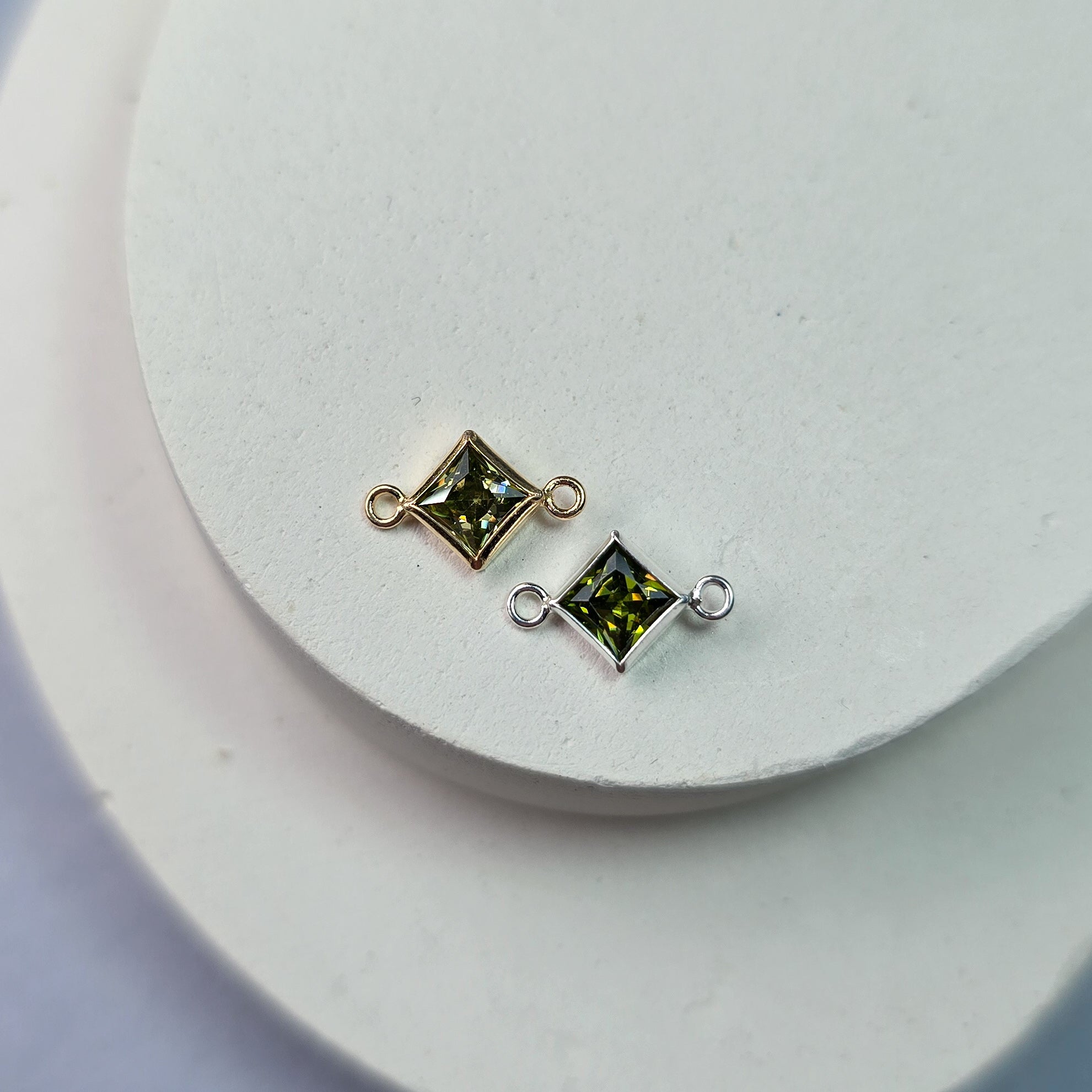 4Mm Crystal Diamond Connector