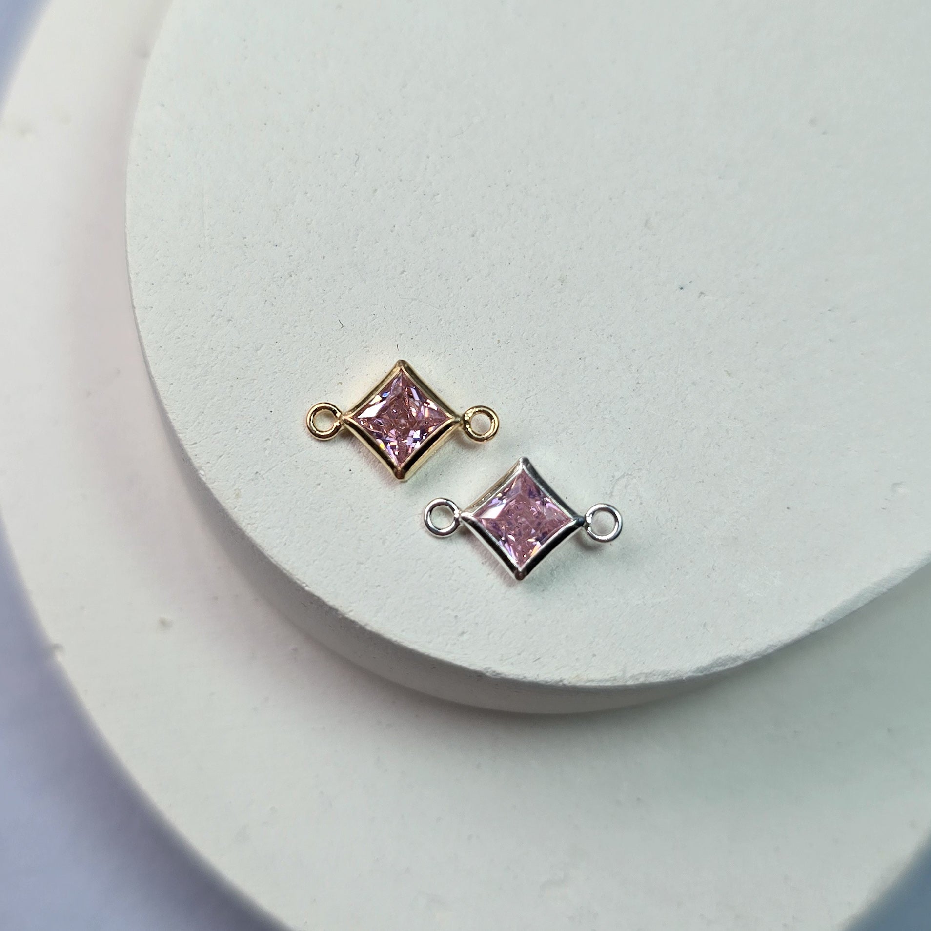 4Mm Crystal Diamond Connector