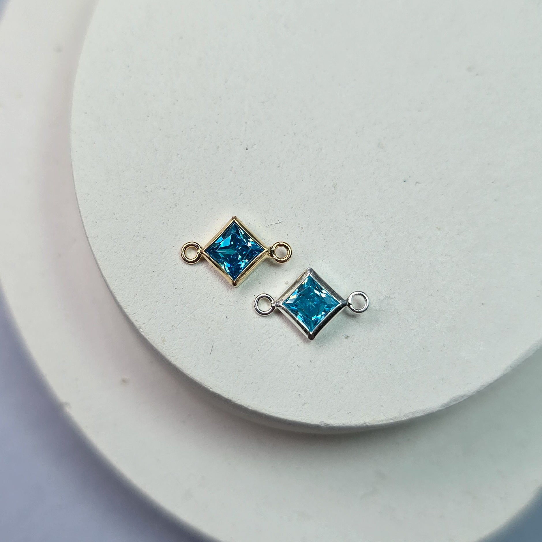 4Mm Crystal Diamond Connector