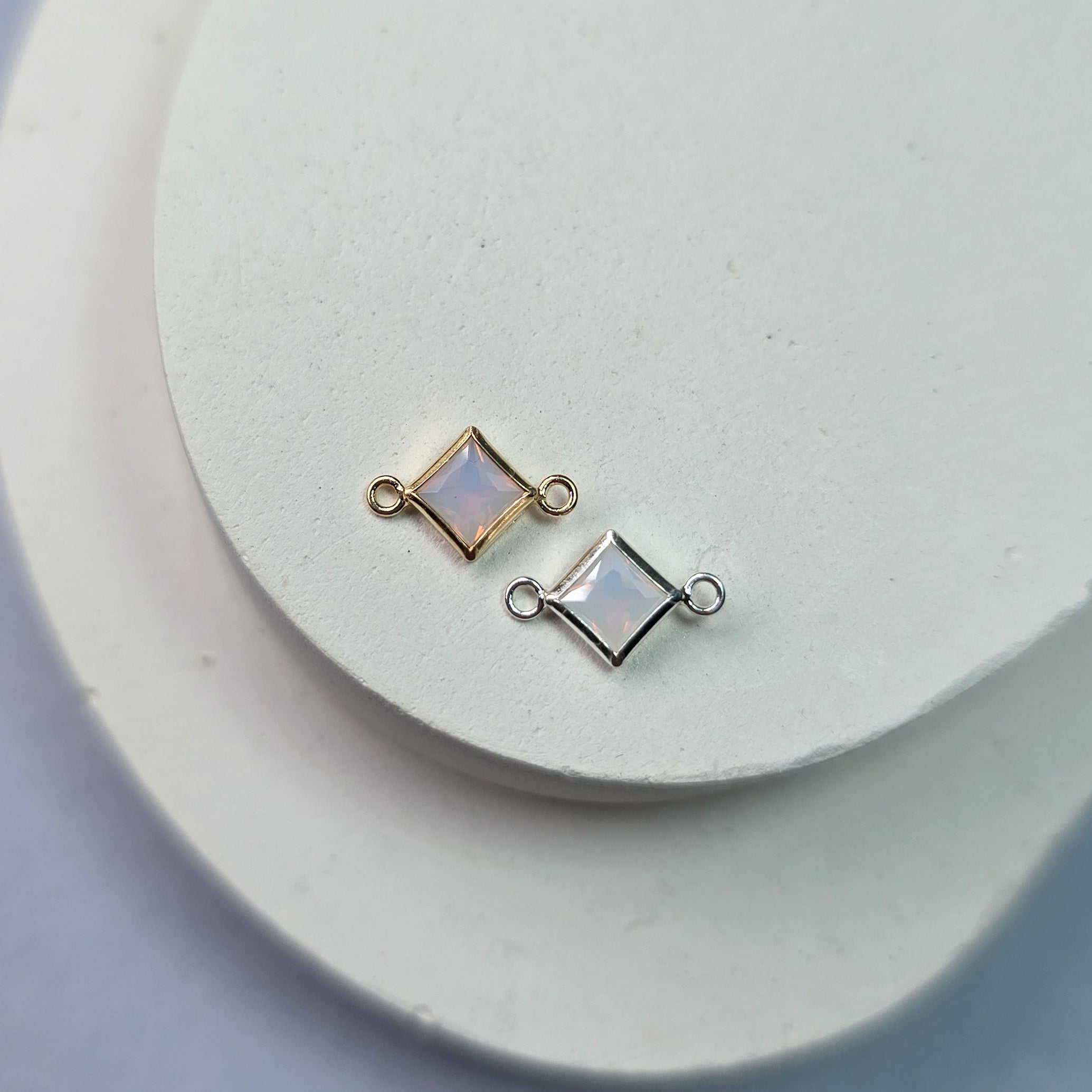 4Mm Crystal Diamond Connector