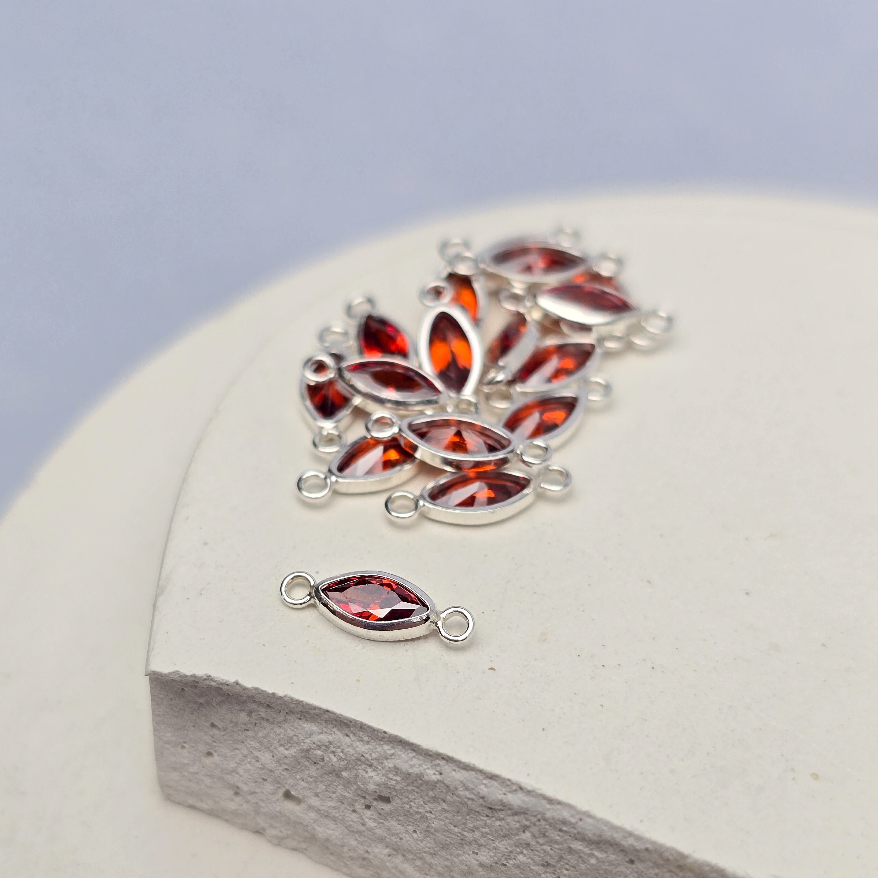 6mm Marquise Birthstone Connector Sterling silver / January - Garnet
