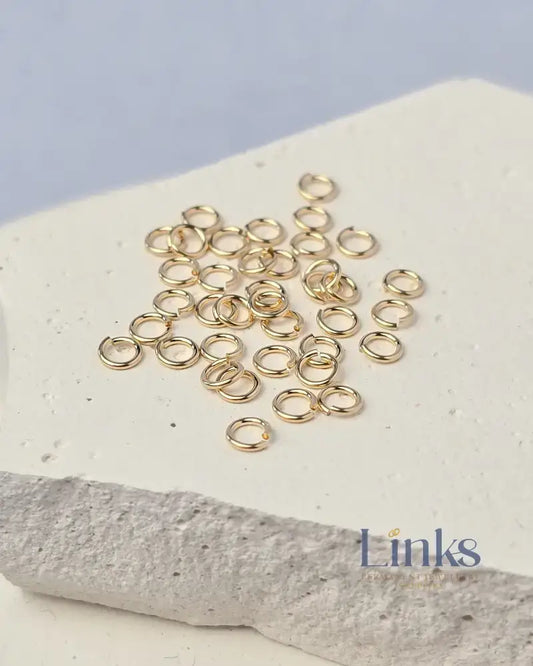 Jump Rings 101: What They Are & How to Choose the Right One for Permanent Jewellery
