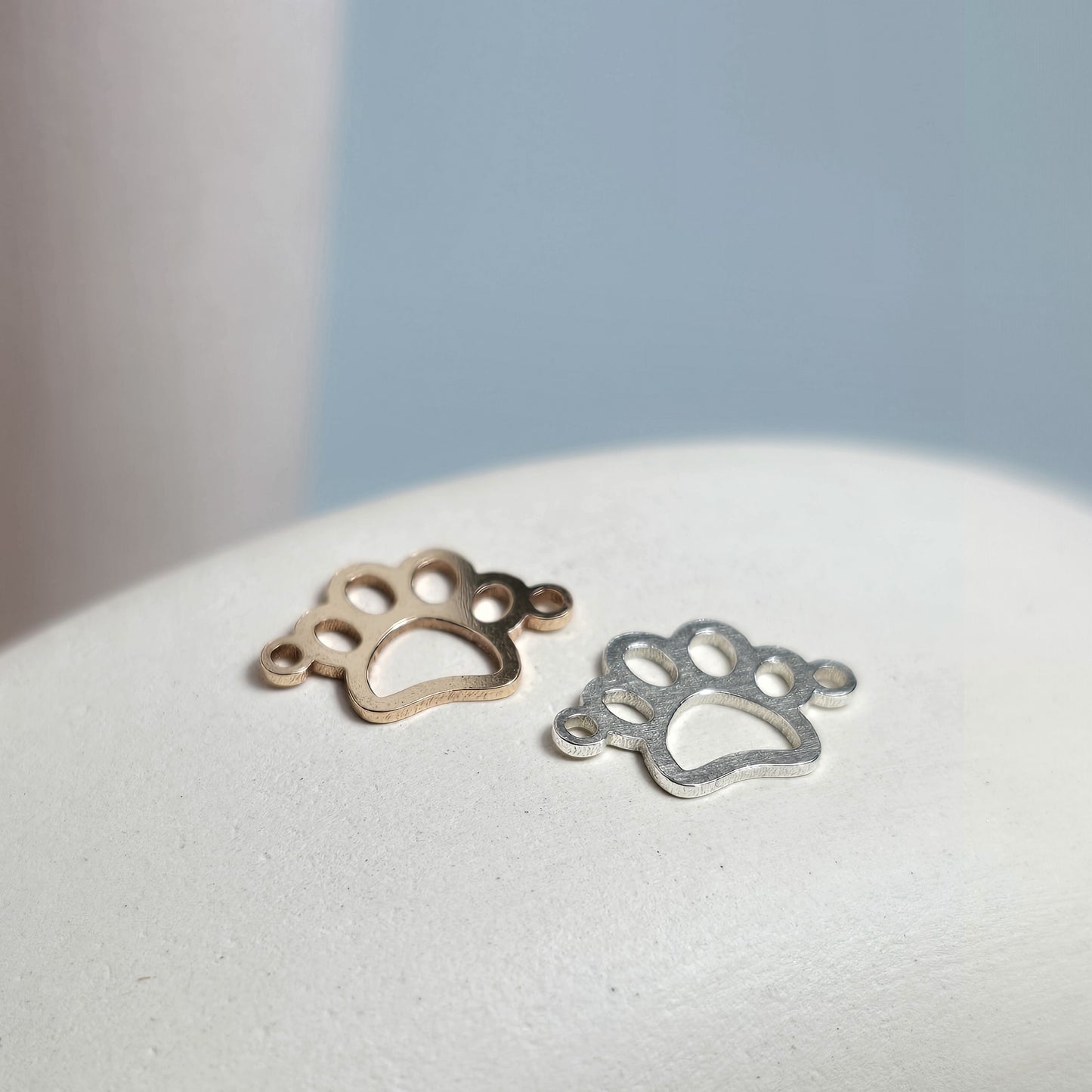 Paw Print Outline Connector Charm - Links Permanent Jewellery Supplies