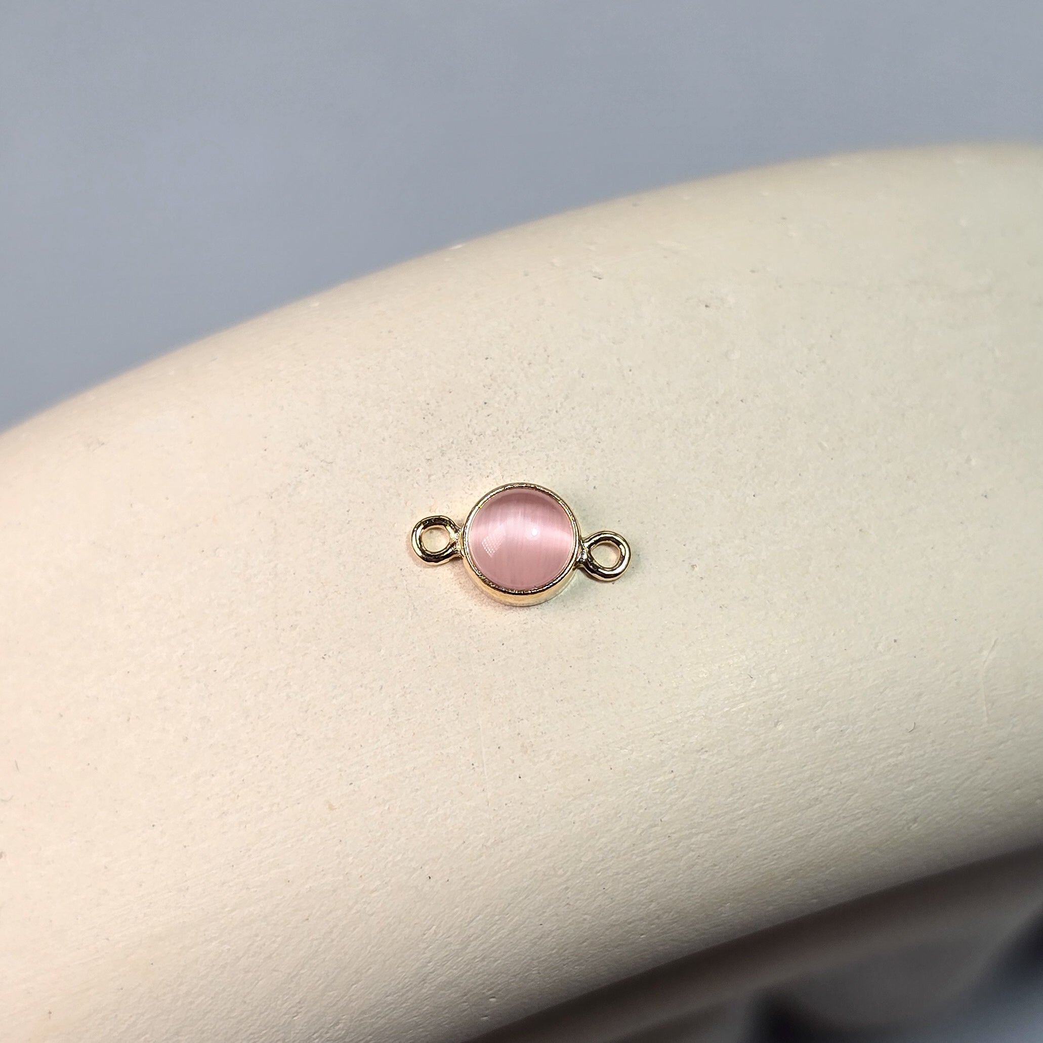 4Mm Pink Cat’s Eye Connector Charm 14K Gold Filled