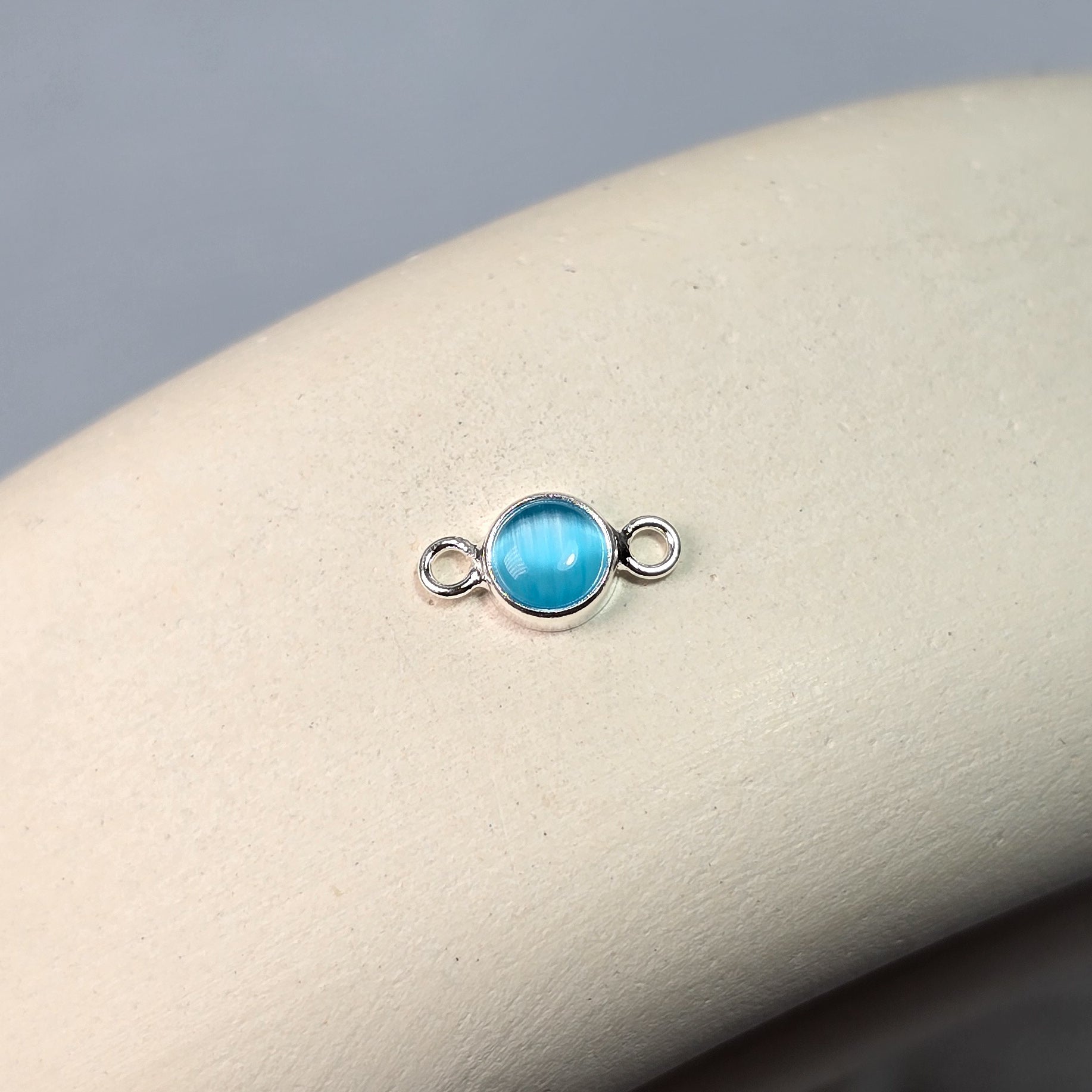 4Mm Blue Cat’s Eye Connector Charm Sterling Silver