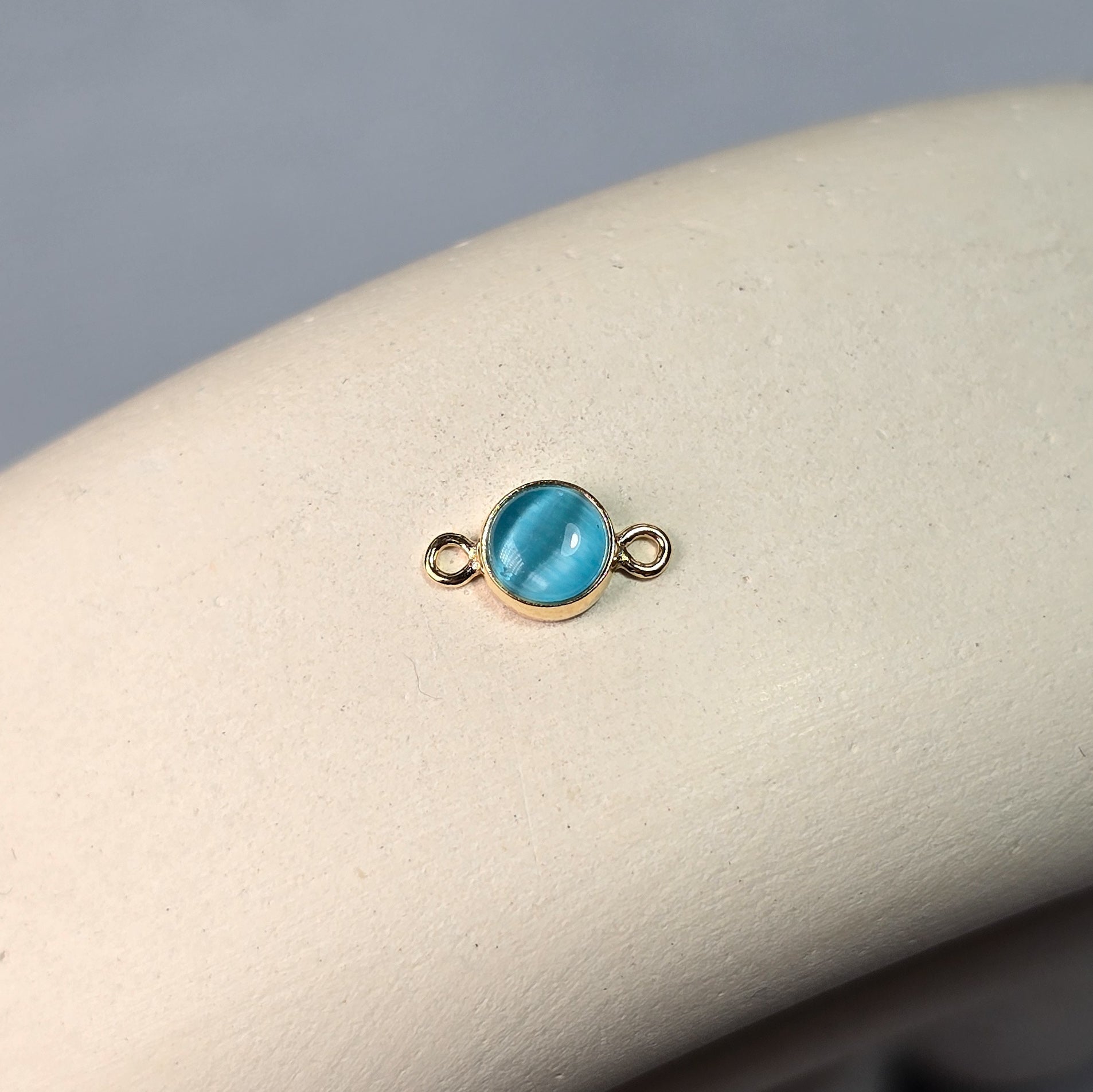 4Mm Blue Cat’s Eye Connector Charm 14K Gold Filled