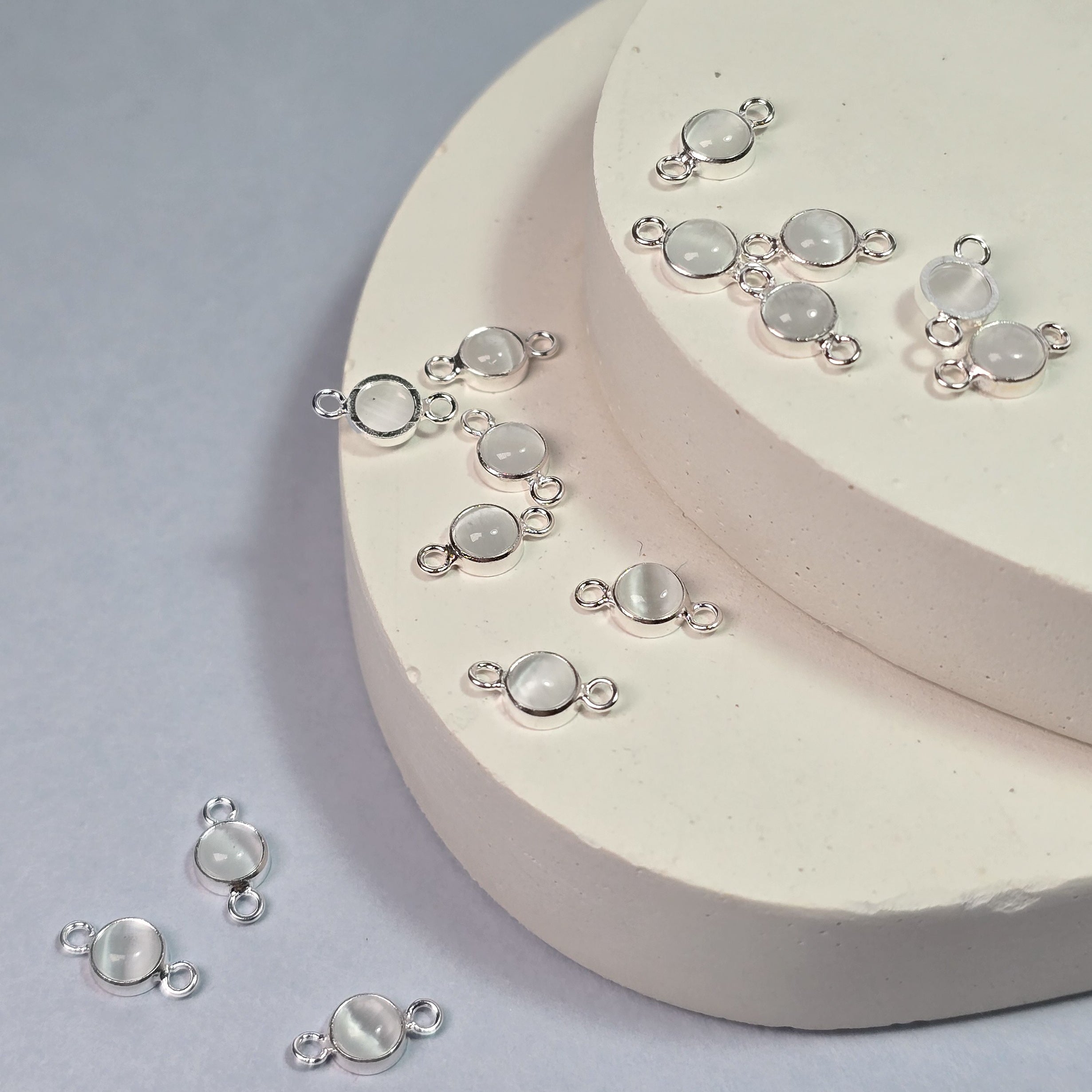 4Mm White Cat’s Eye Connector Charm