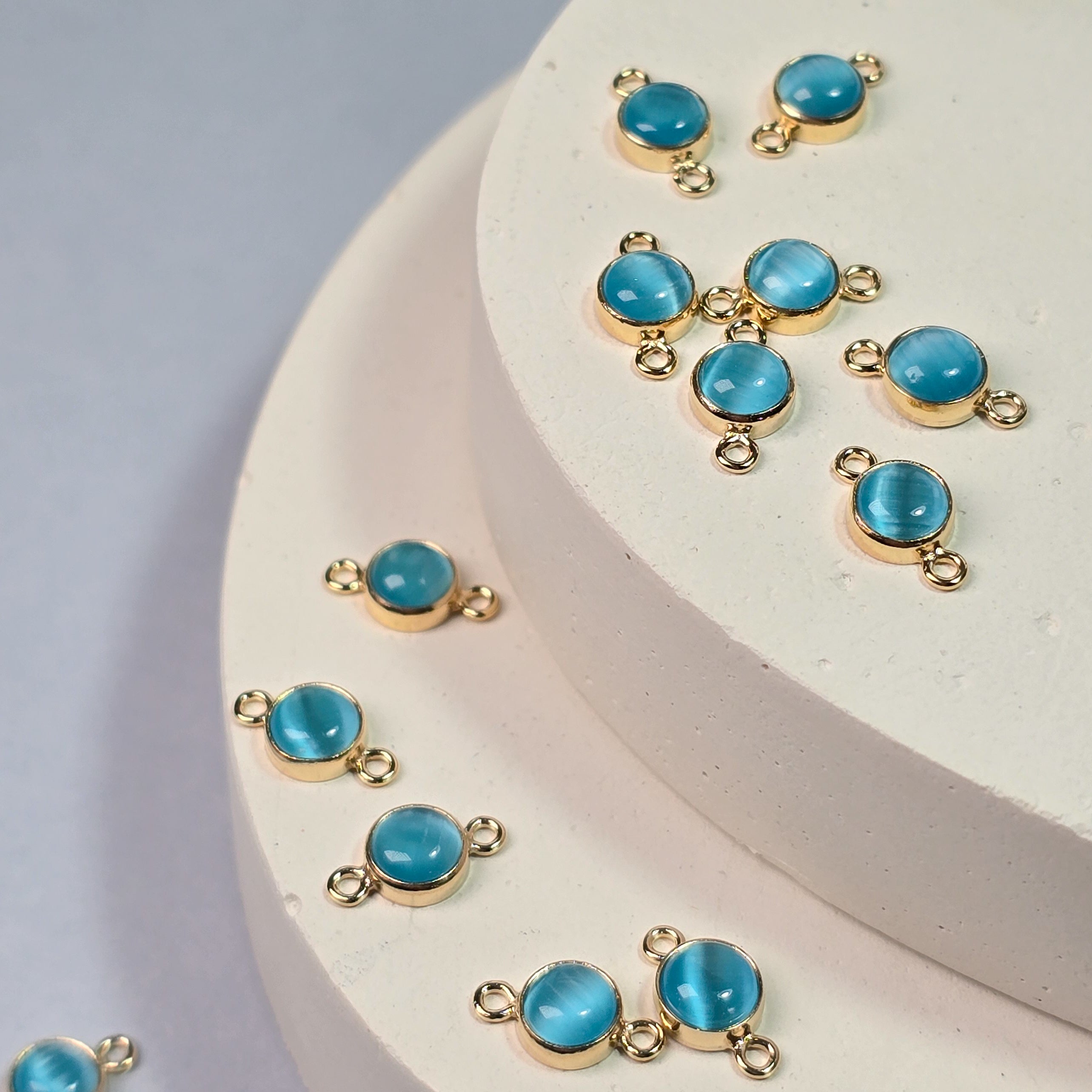 4Mm Blue Cat’s Eye Connector Charm