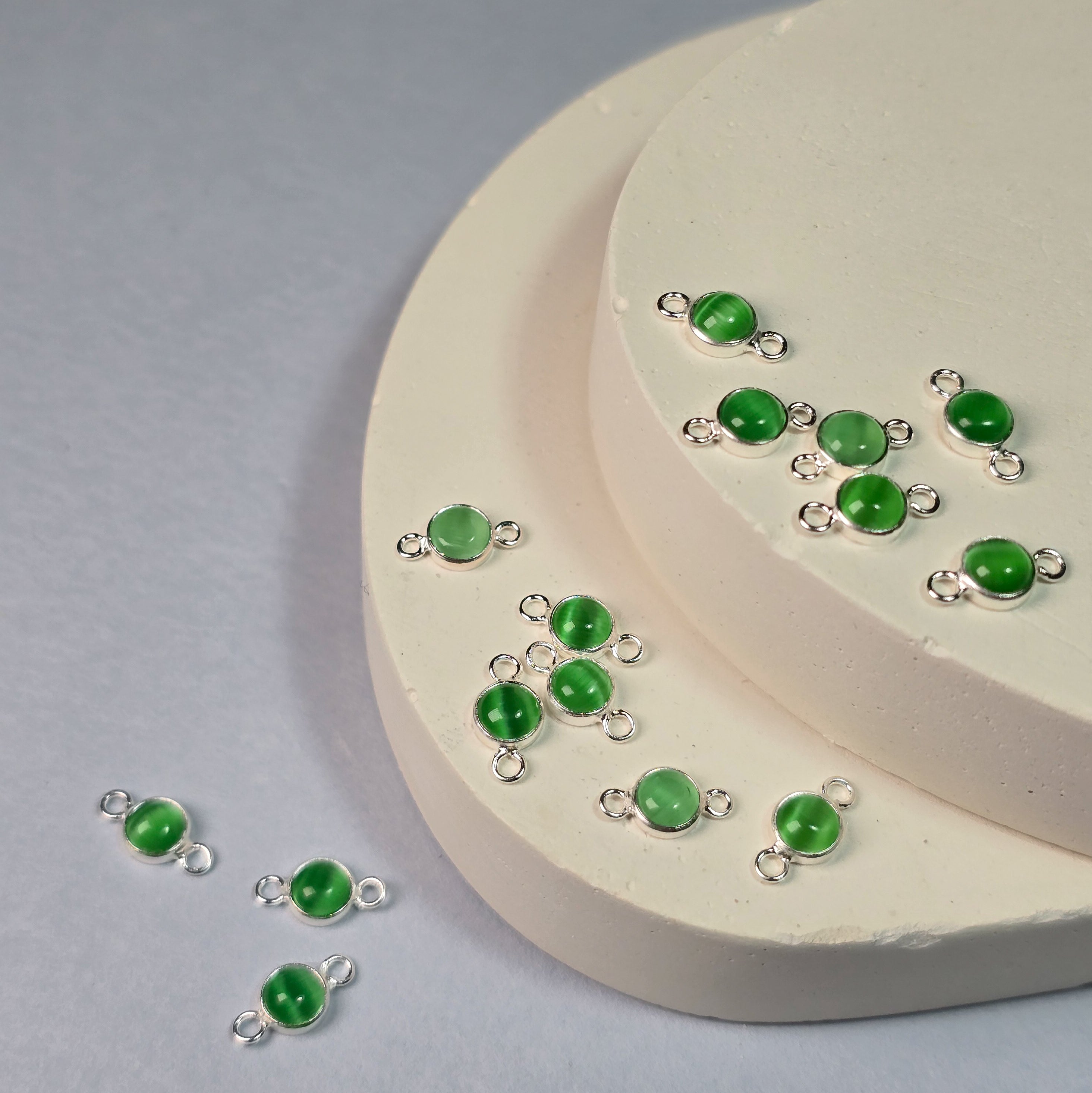 4Mm Green Cat’s Eye Connector Charm