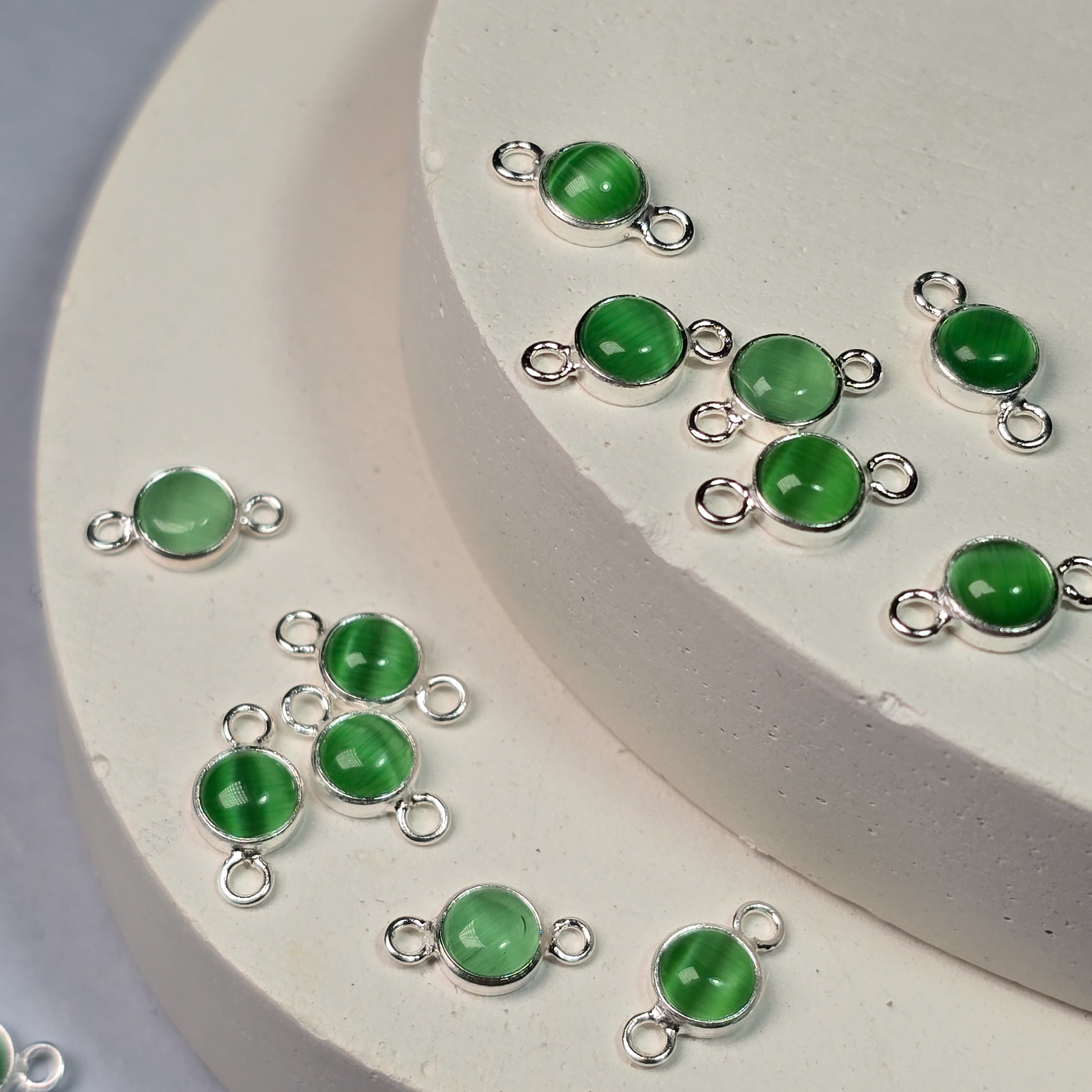 4Mm Green Cat’s Eye Connector Charm