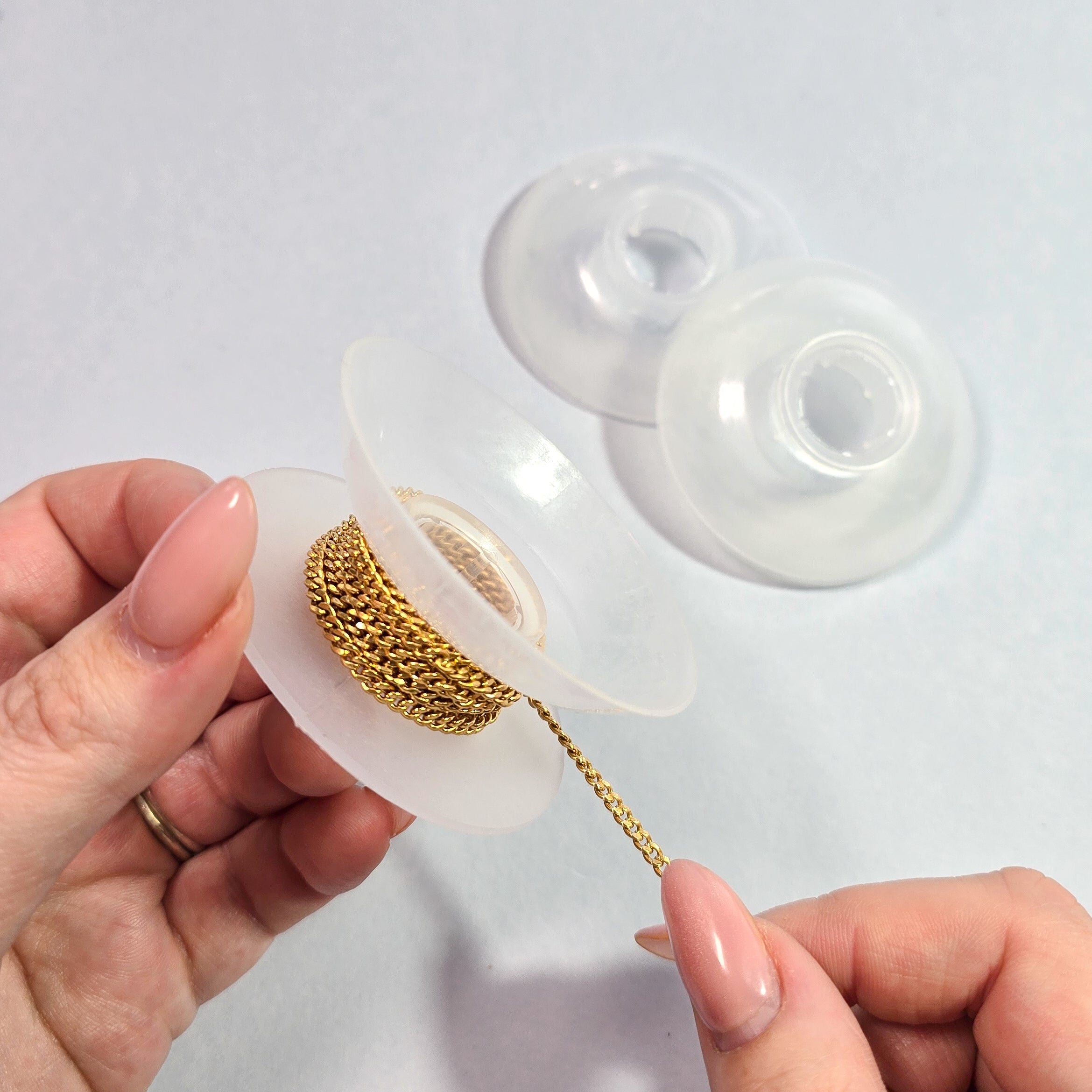Tangle Free Silicone Spools For Chain Storage