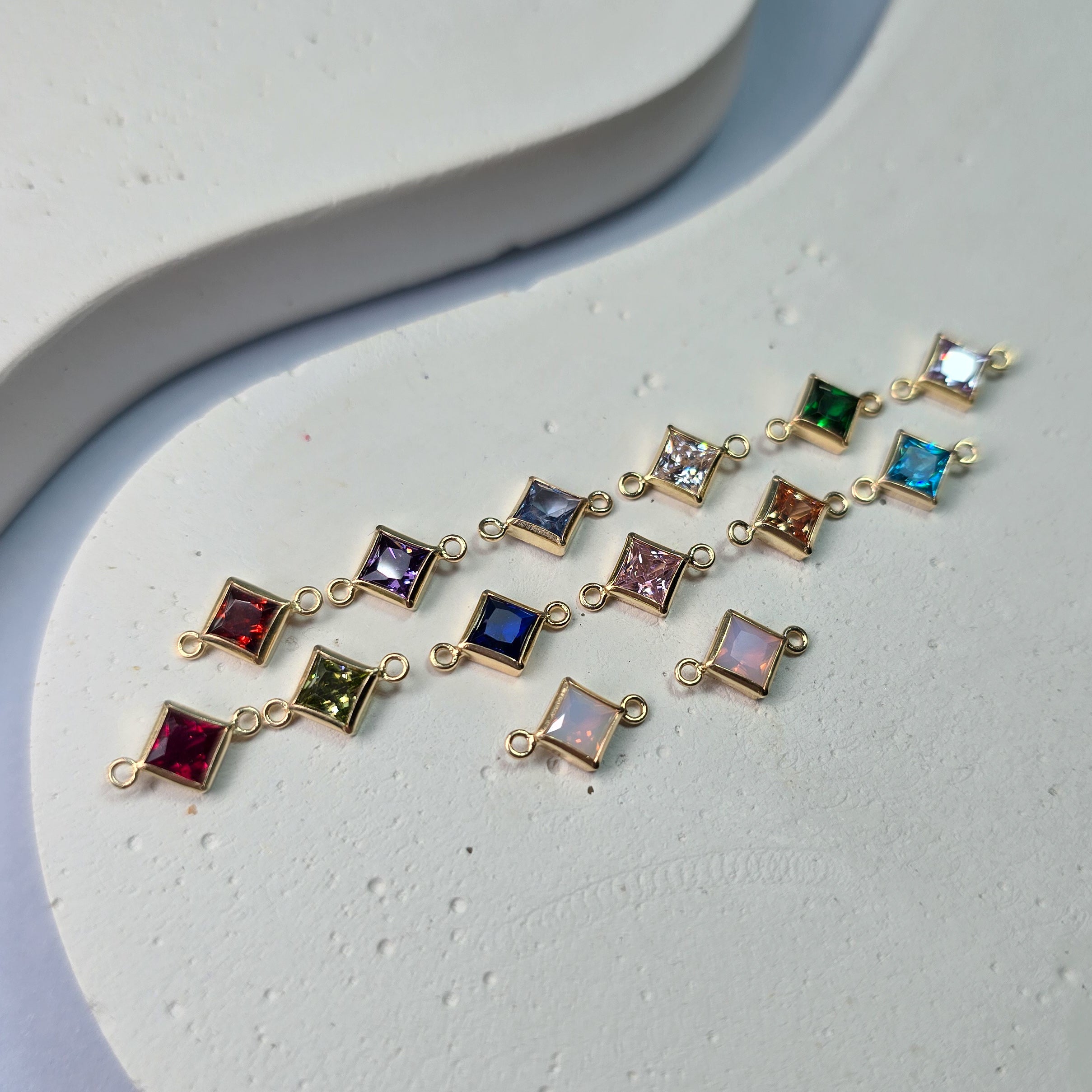 4Mm Crystal Diamond Connector