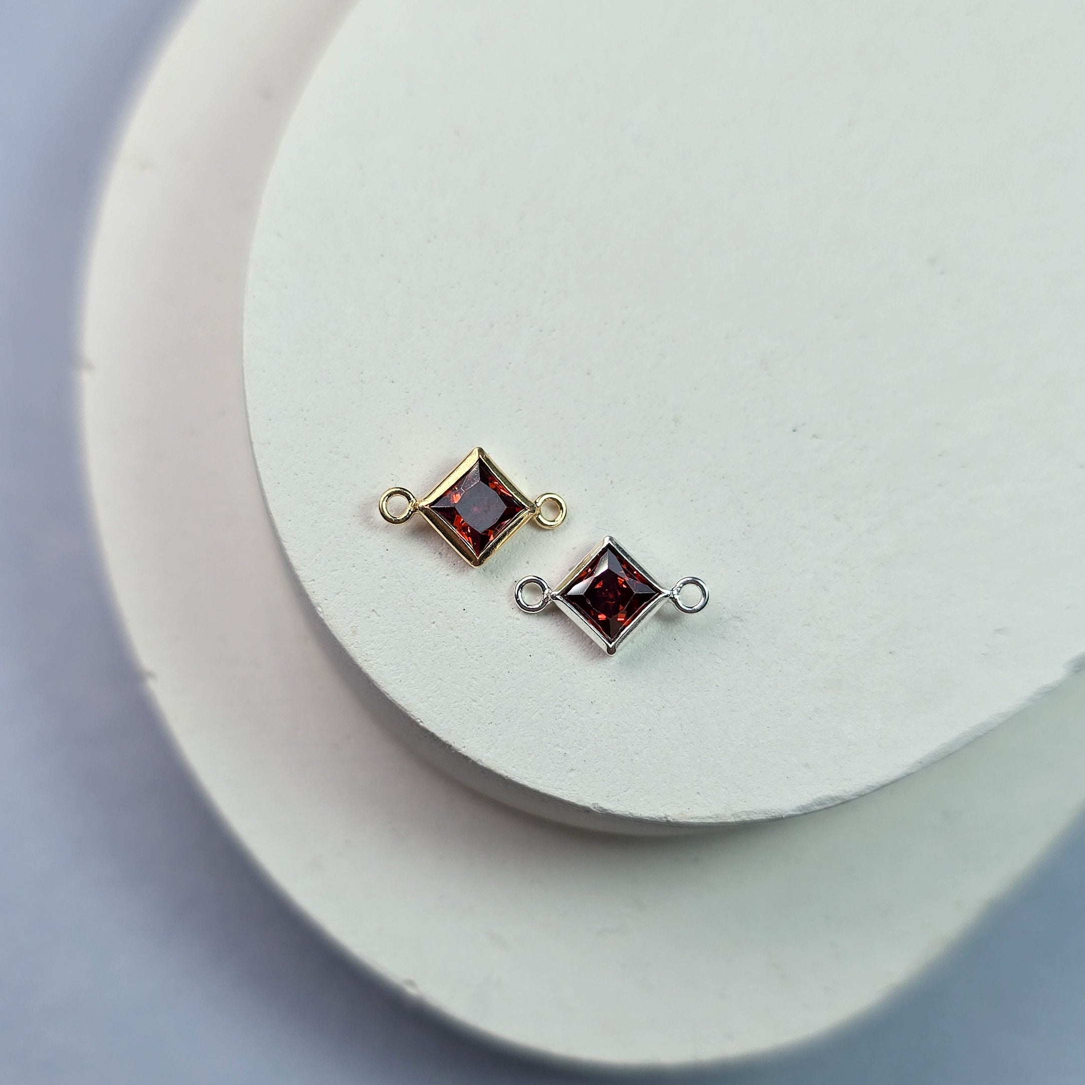 4Mm Crystal Diamond Connector