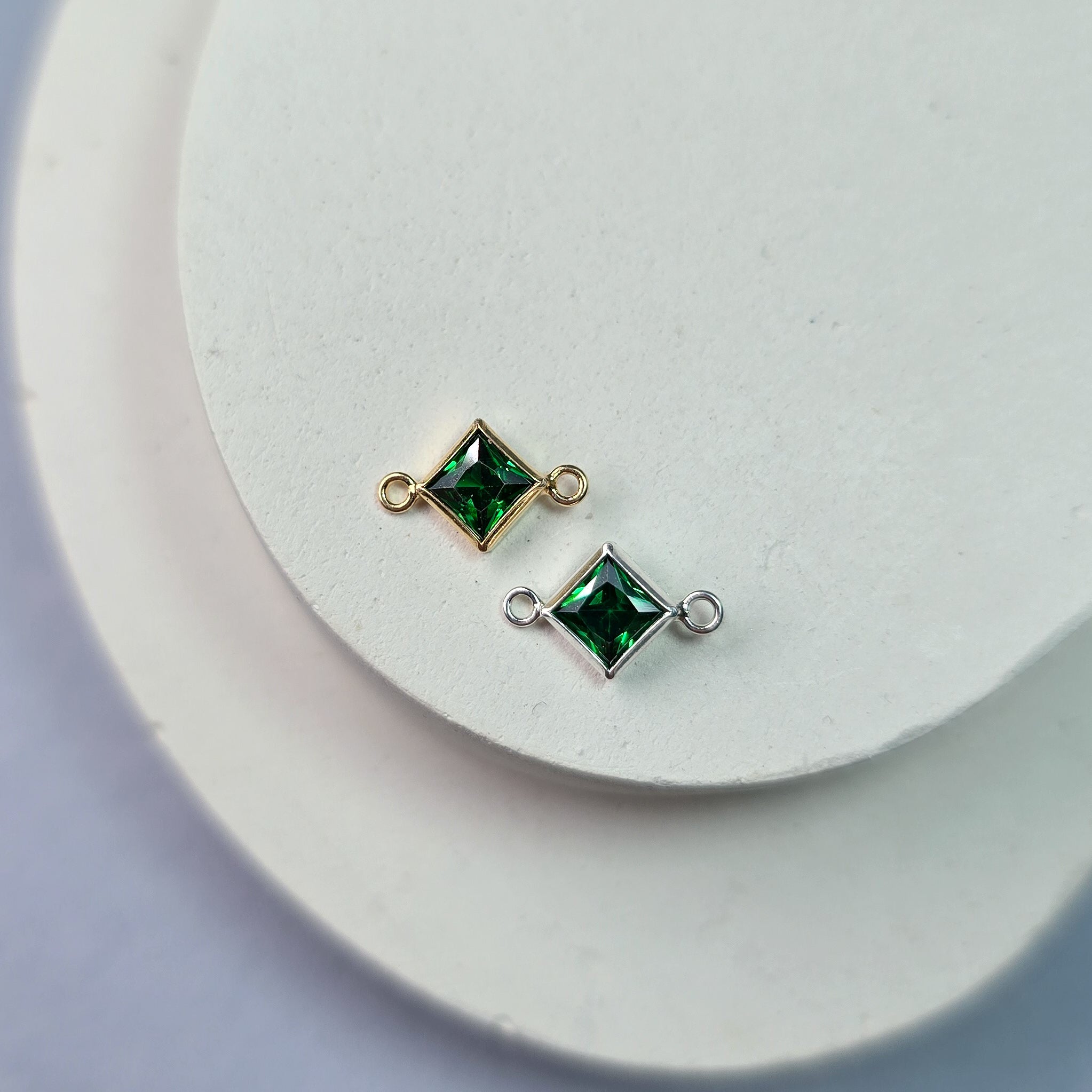 4Mm Crystal Diamond Connector