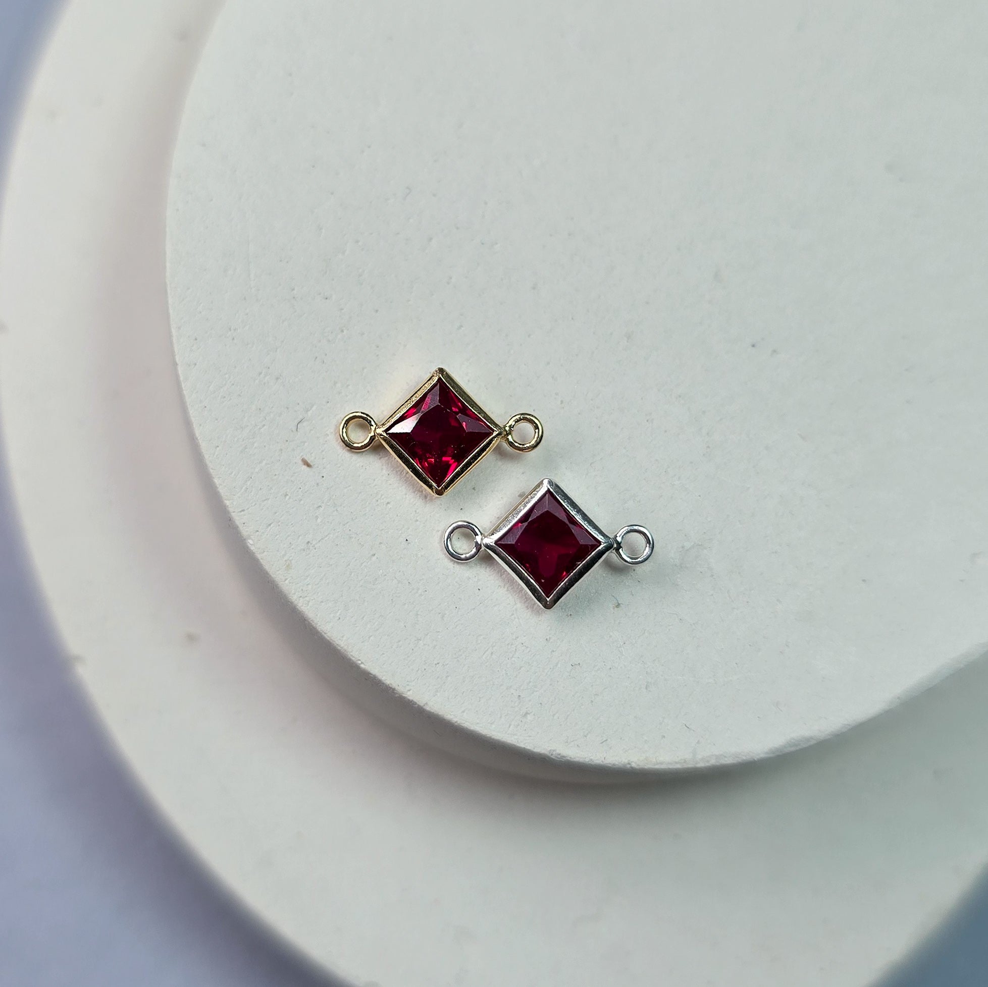 4Mm Crystal Diamond Connector