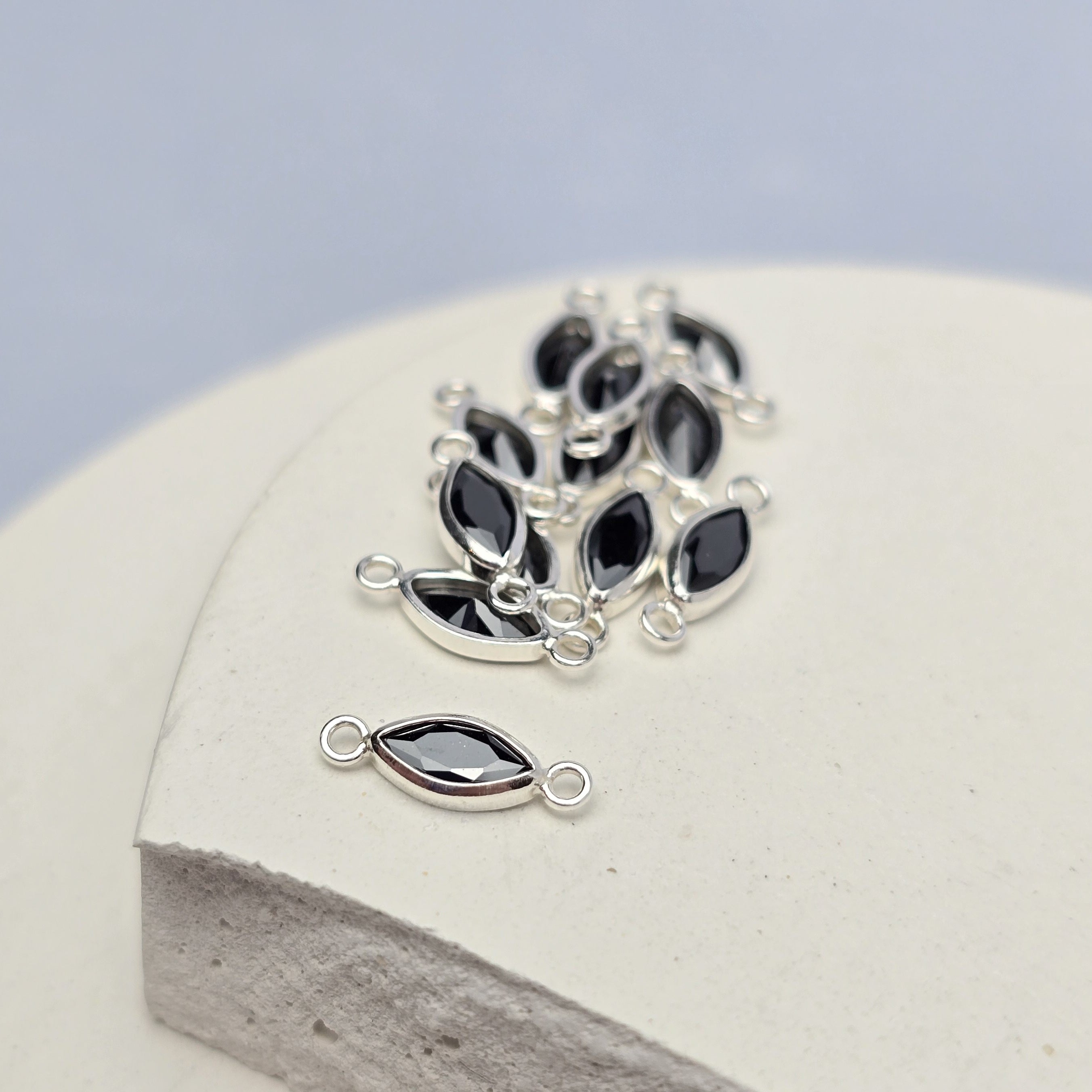 6mm Marquise Birthstone Connector Sterling silver / Black Onyx