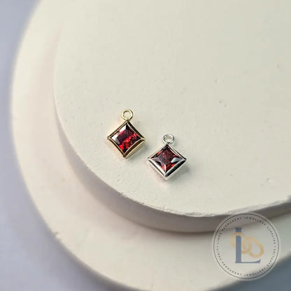 6Mm Crystal Rhombus Pendant Sterling Silver / Red Garnet