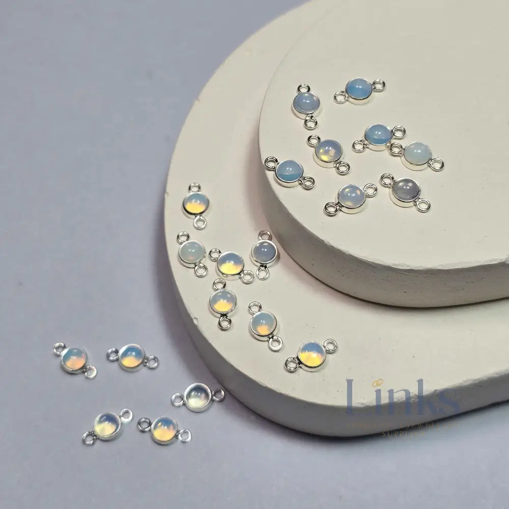 4Mm Moonstone Connector